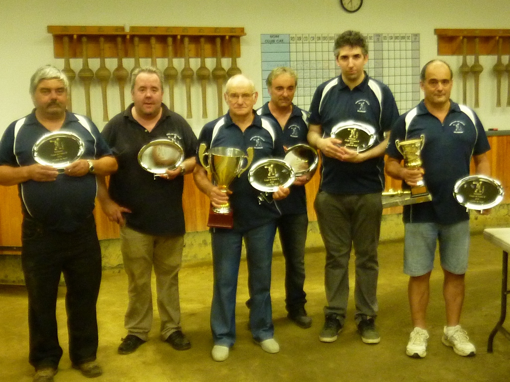 Les 2 équipes d'Oloron gagnants de la Coupe de France A et B